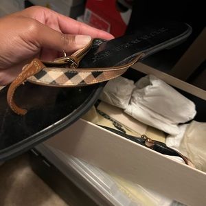 Burberry sandal flat